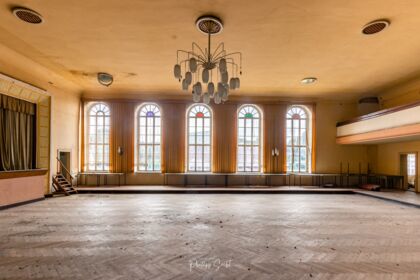 Ehemaliger Gasthof mit historischem Tanzsaal, Lost Place, Verlassen