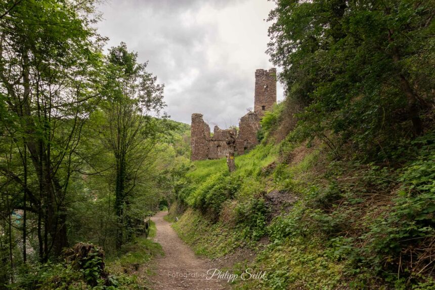 Burg Are, Ruine einer Höhenburg oberhalb von Altenahr